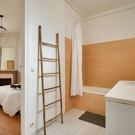 Lovely 2br Flat Near Gare De Pereire Levallois *